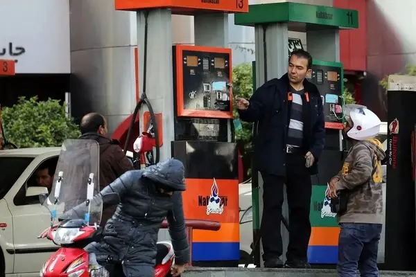 آبان ۱۴۰۴: تکلیف سهمیه بنزین خودروهای فروخته شده مشخص شد!