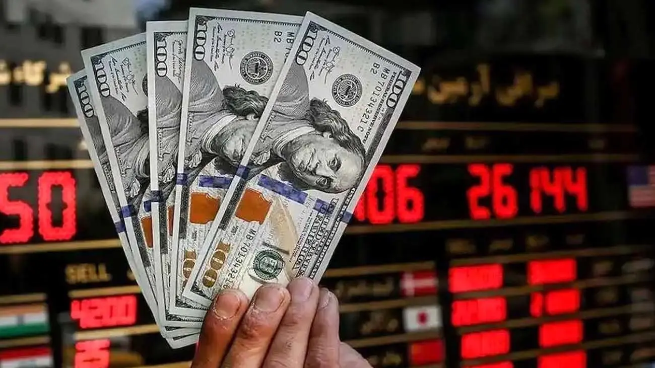 نقش قماربازها در نوسانات بازار ارز / نرخ دلار تا پایان سال به چه رقمی میرسد؟