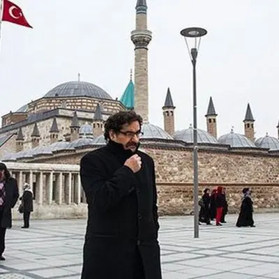 آقای شهرام! وقت آن رسیده در خانه باشی و سکوت کنی!