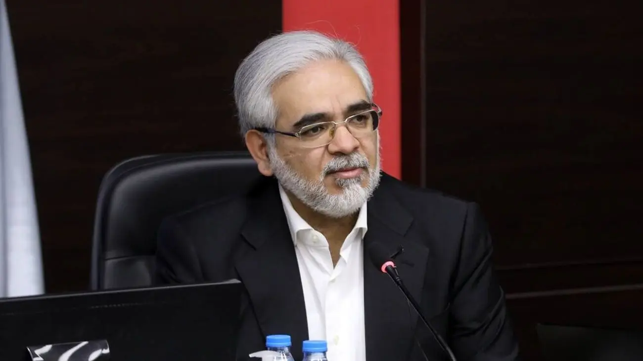 حملهی تند به رئیس سازمان خصوصیسازی! / «مدیر ارشد اقتصادی هستی اما مثل مردم کوچه و بازار حرف میزنی!» + جزئیات