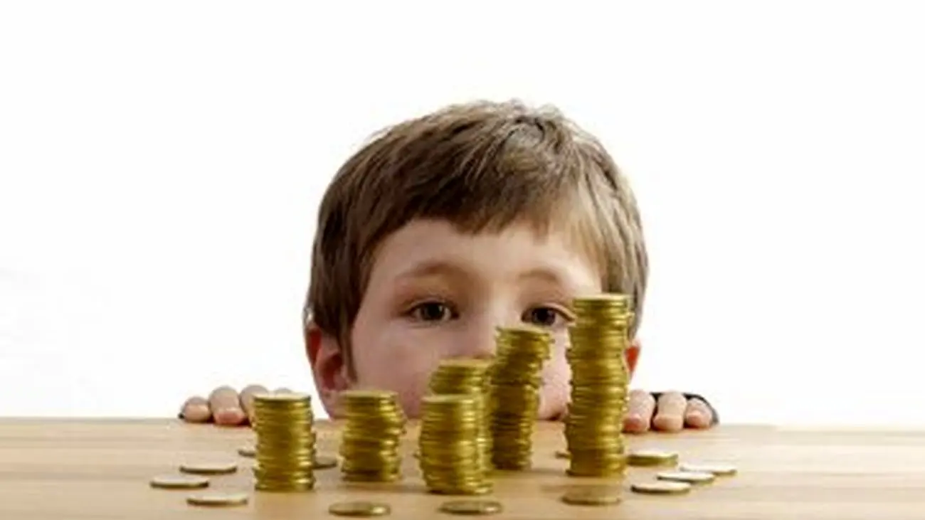 مالیاتگریزی با حساب بانکی بچهها/ ۳۰۸هزار مالیاتگریز در تور قانون
