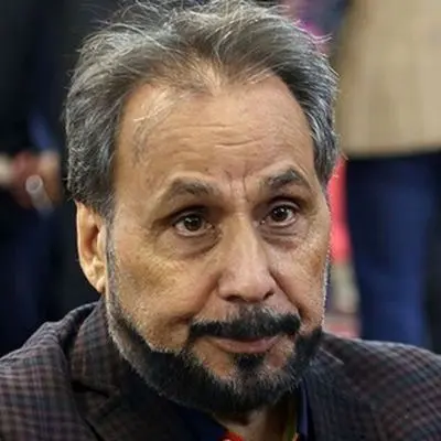 عکس لو رفته از دختر عمو قناد؛ شباهت عجیب پدر و دختر!