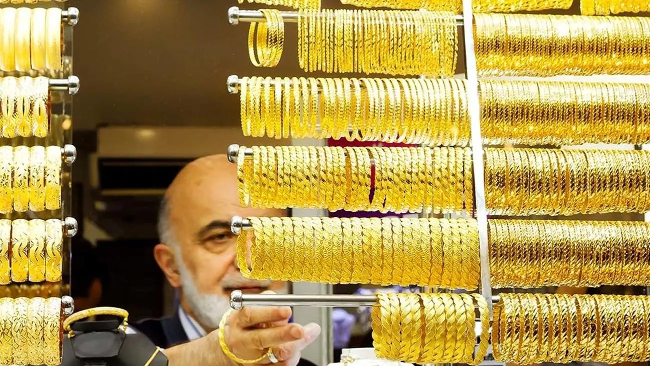 بازار طلا منتظر حرکت دلار؛ پیشبینیهای جدید قیمتها