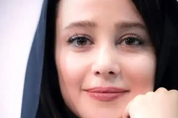 جلوه هنر ایران باستان در کیف الناز حبیبی برای جشنواره فیلم ایرانی + عکس