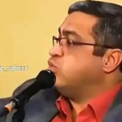 سعید عزیزی: خانم‌ها بیرون شیک، داخل خانه سیم ظرفشویی!