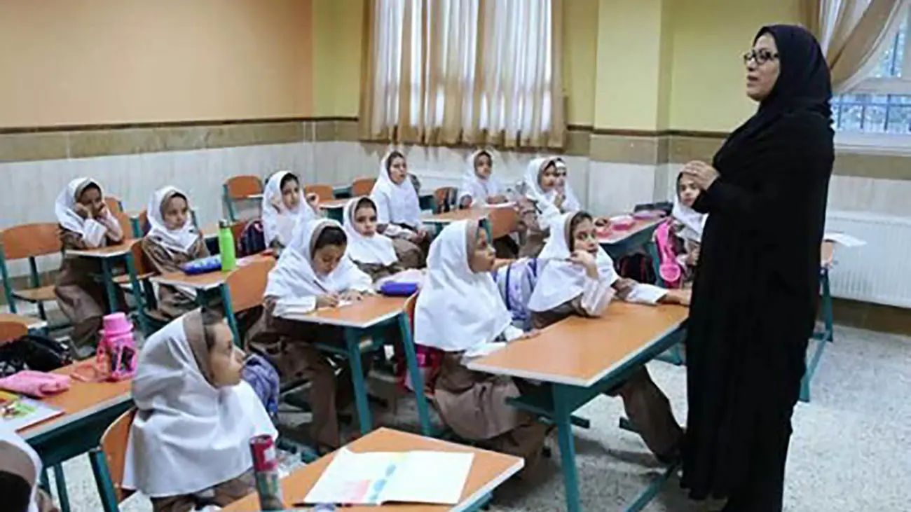 این دسته از افراد این ماه دوتا حقوق میگیرند