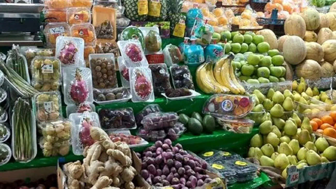 قیمت نجومی میوه های لاکچری در بازار / یک بشقاب میوه یک میلیون و ۱۵۵ هزار تومان! + عکس