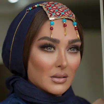 این عکس همه را مبهوت کرد! الهام بازیگر آسنات در نقش مادر واقعی!