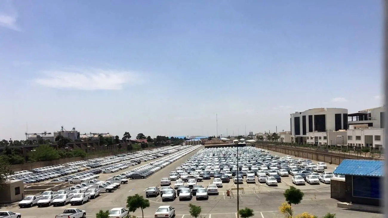داستان تکراری دپوی خودرو / دپو هزاران خودرو پژو پارس توسط ایران خودرو + فیلم و عکس