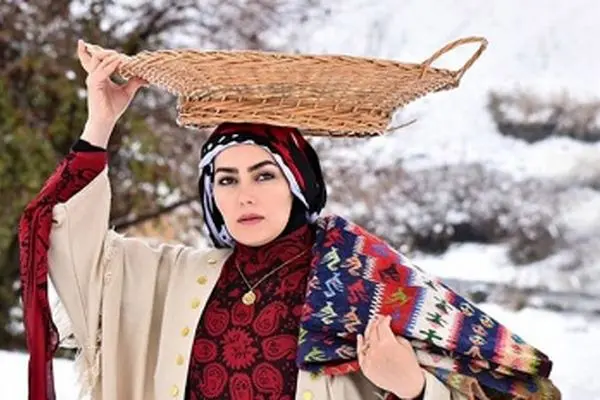 عکس دوست‌داشتنی روژان «نون خ» با آهنگی خاص کردی