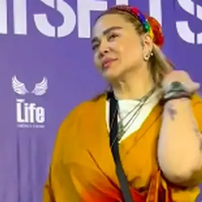 لباس‌های جنجالی بازیگران زن در اکران عمومی فیلم «ناجورها»: از نگرانی شوهر المیرا دهقانی تا استایل متفاوت بهاره رهنما