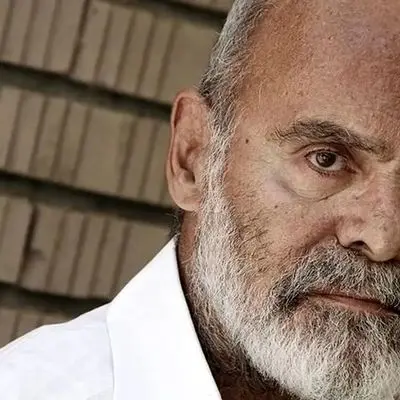 چهره باورنکردنی «جمشید هاشم‌پور» در دهه ۴۰؛ ۲۴ سالگی او را ببینید!