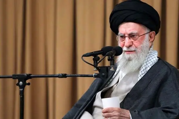 رهبر انقلاب: مردم باید بتوانند ۱۰ قلم کالای اساسی را با قیمت ثابت تهیه کنند