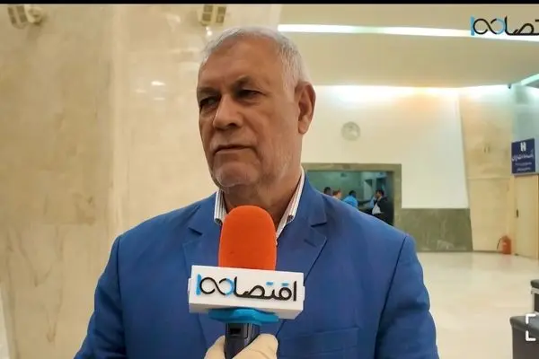 قبل از گران شدن بنزین باید برای دهک های آسیب پذیر پول واریز شود+فیلم