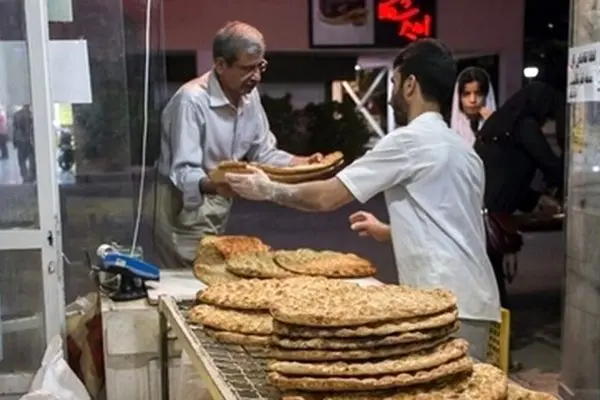 فاجعه معیشتی کارگران؛ یک روز حقوق برابر با ۷ نان سنگک!