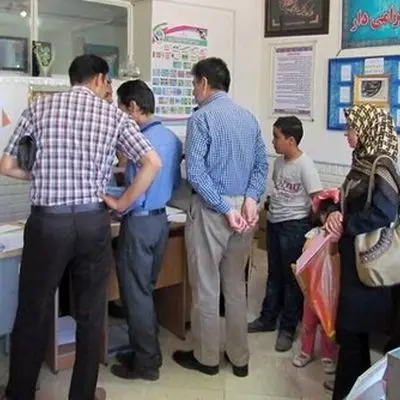 پاسخ متفاوت سخنگوی آموزش و پرورش به معضل ثبت‌نام در مدارس