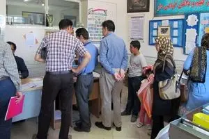 پاسخ متفاوت سخنگوی آموزش و پرورش به معضل ثبت‌نام در مدارس