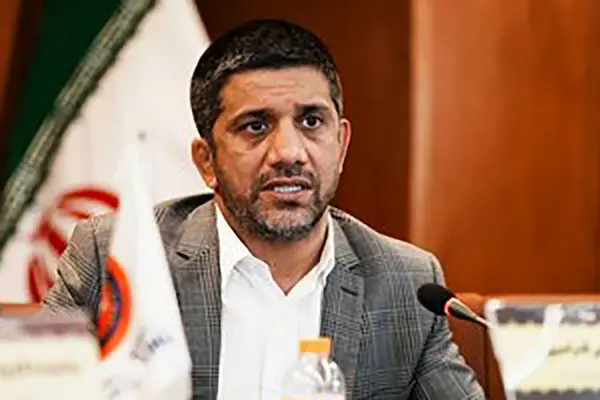 علیرضا دبیر: صبح تا شب به من فحش میدهند/ بچه ننه شدند و پخ میکنیم، قهر میکنند؛ حمال هستم!!