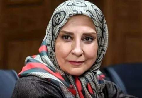 مرجانه گلچین با استایل جدید؛ عبای خاص و رنگ موی خیره‌کننده!