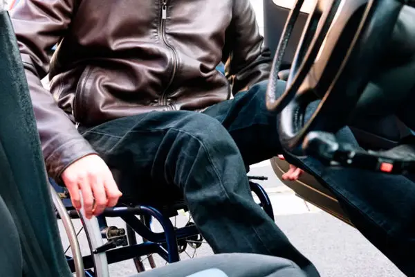 راز بازار سیاه حواله خودرو جانبازان/ چگونه یک شبه 8 میلیارد سود کنید؟!