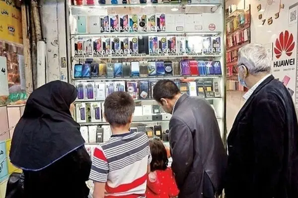 قیمت گوشی سامسونگ، شیائومی و آیفون امروز دوشنبه ۱۳ اسفند ۱۴۰۳/ ۱۶ پرو چند؟