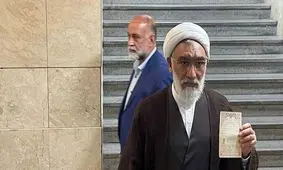 پورمحمدی در انتخابات ثبت‌نام کرد
