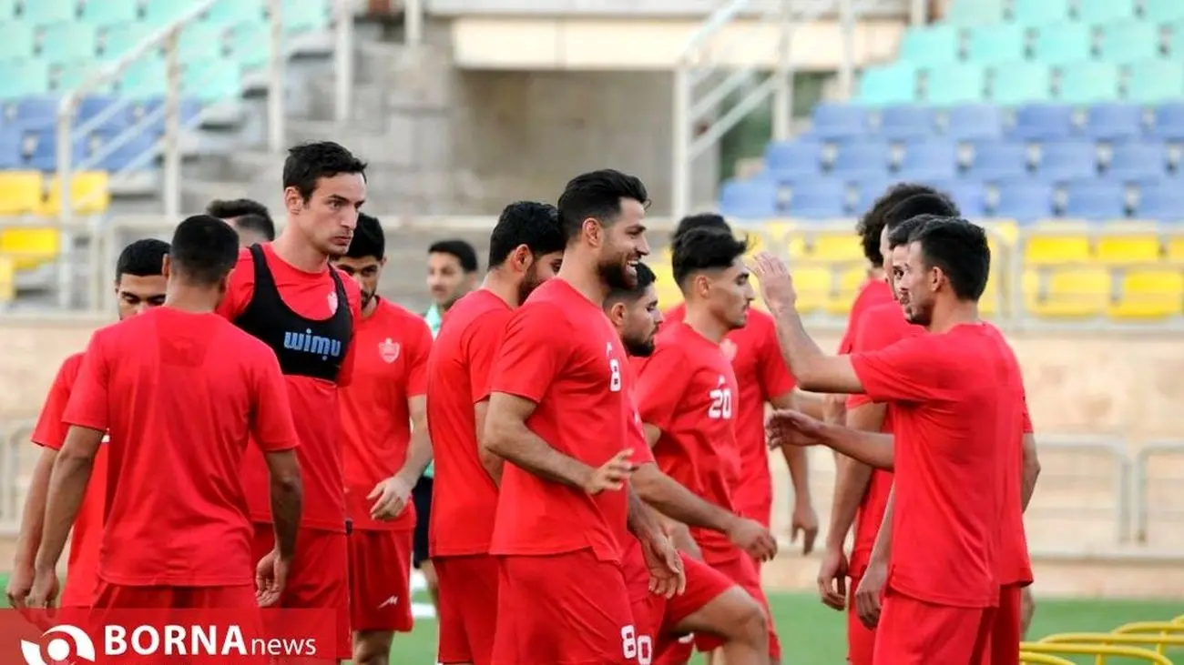درگیری عجیب و وحشتناک دو بازیکن پرسپولیس دور از چشم گلمحمدی+عکس