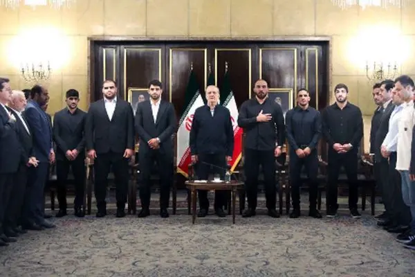 پزشکیان: تسلیم شدن در وجود ما نیست، به حریف امتیازی نمی‌دهیم!