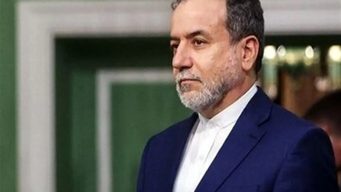 عکسی خاص از عراقچی/ نماینده ولیفقیه در سپاه از وزیر خارجه تقدیر کرد