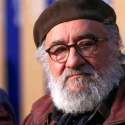 بازگشت به سال ۱۳۵۰: تیپ و استایل داریوش ارجمند در تئاتر مشهد
