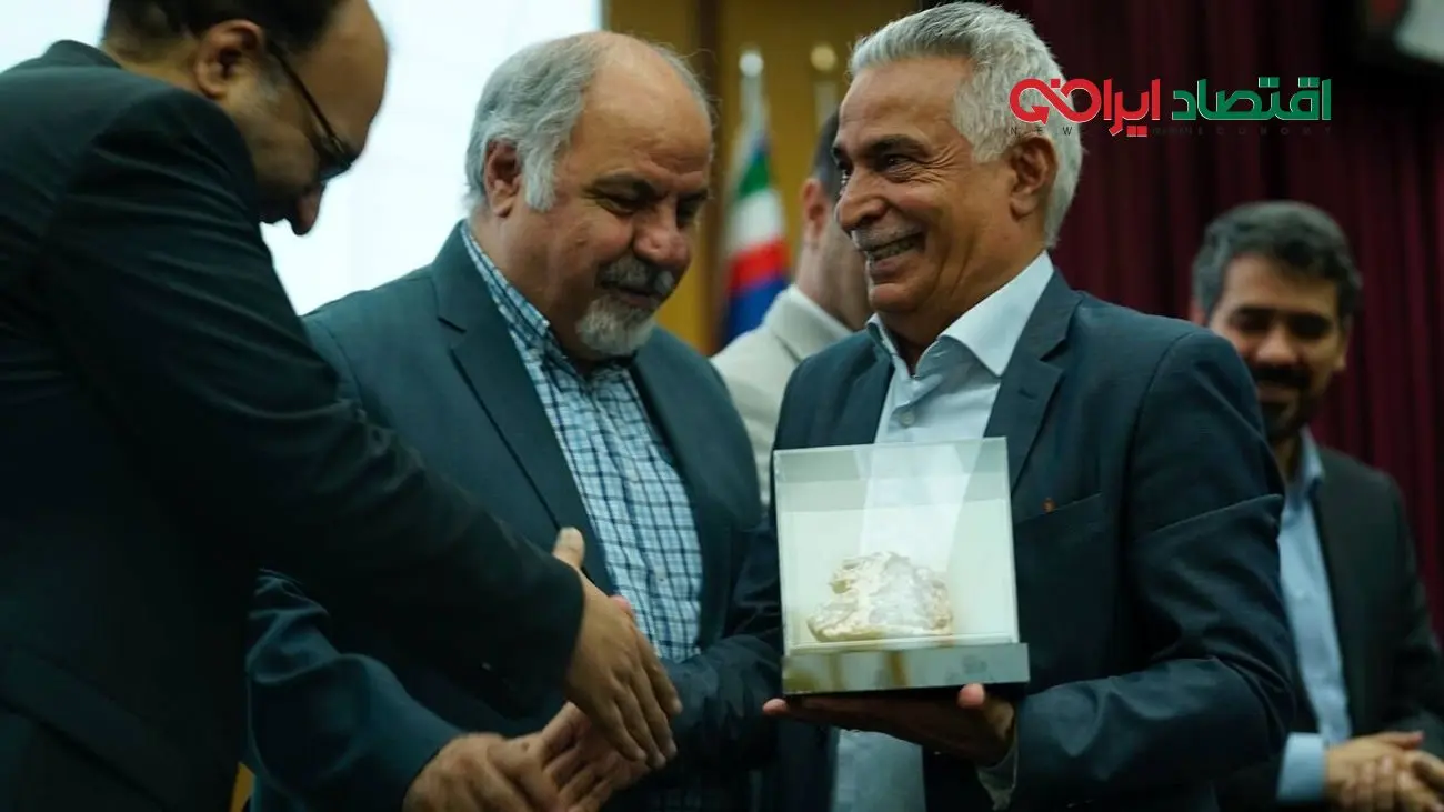 برگزیدگان و منتخبان معدنی معرفی و تقدیر شدند