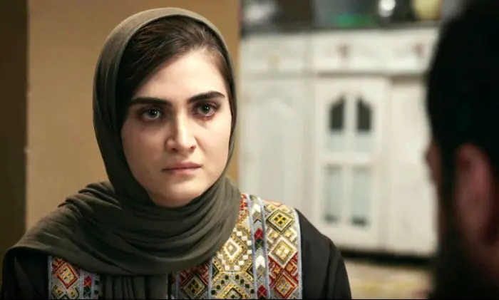عکس های خیره کننده از زیبایی جادویی بازیگر نقش آیسان در سریال سقوط + بیوگرافی الناز ملک