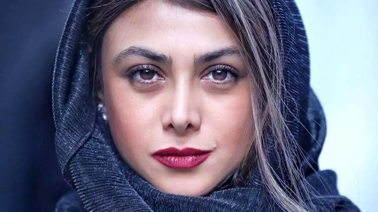 اولین عکس از آزاده صمدی قبل از عمل زیبایی / قیافه باورنکردنی خانم بازیگر با شوهر سابقش !