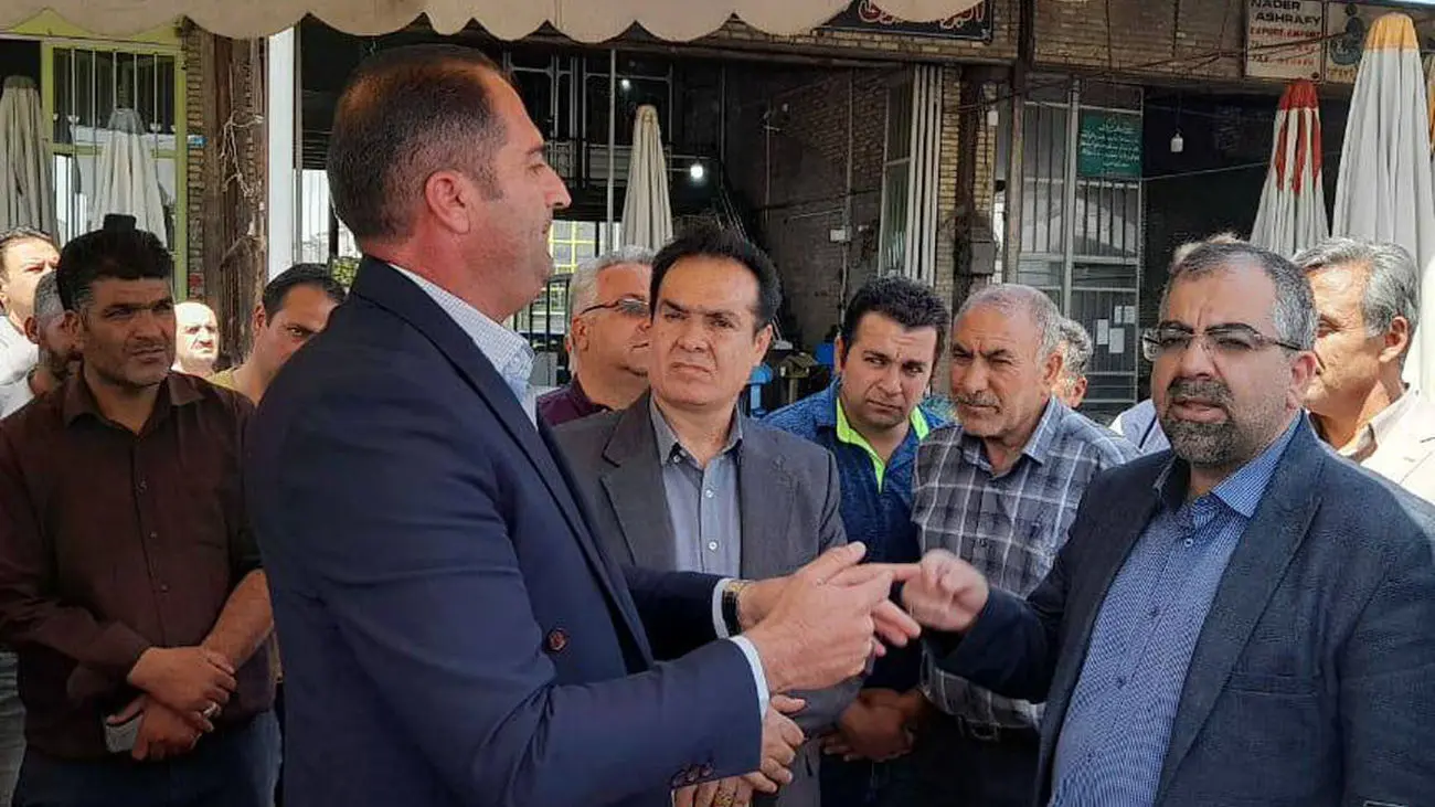 گرفتن کارمزد از کارتخوانهای اصناف جای تامل دارد/ بانک اصناف را بهزودی راهاندازی میکنیم