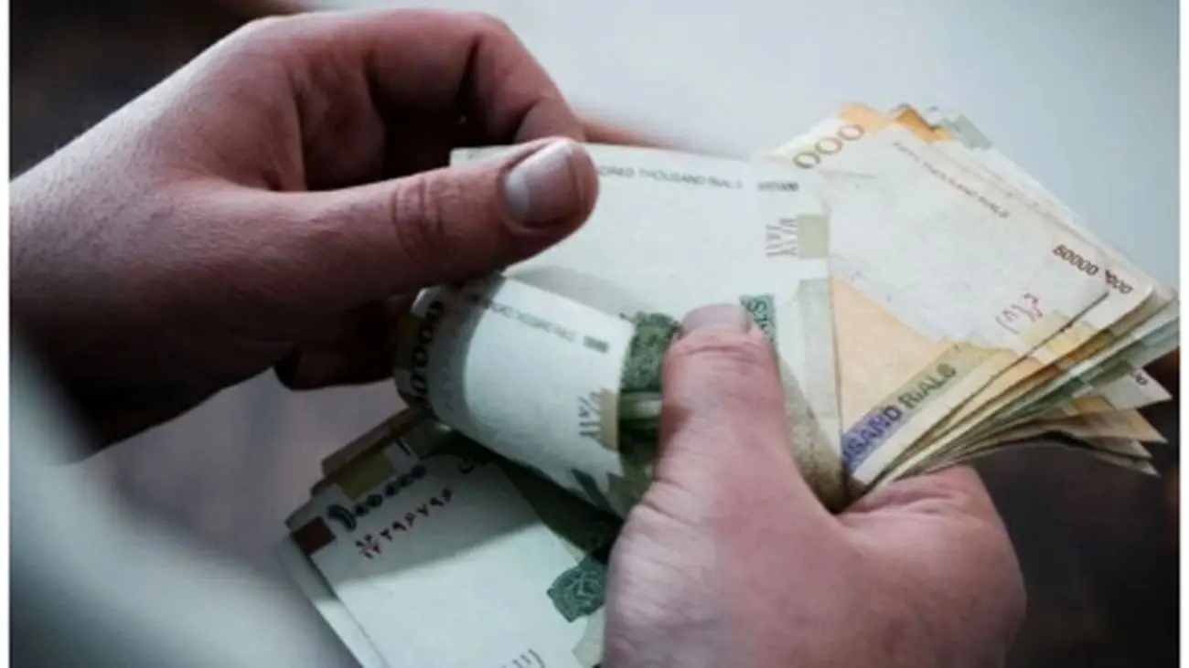دستبرد دولت پزشکیان به جیب کارمندان