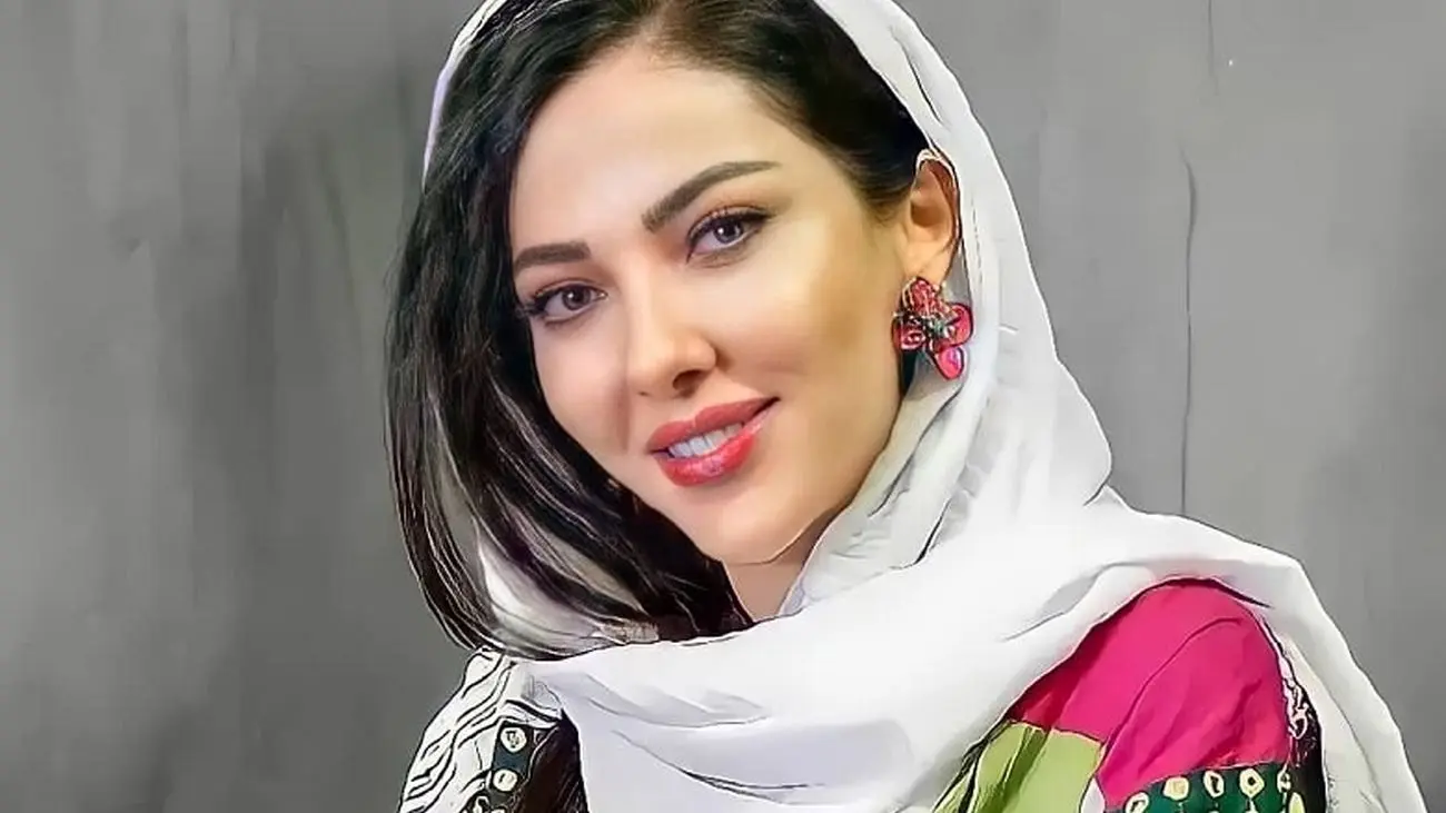 اولین عکس از خواهر چشم رنگی لیلا اوتادی