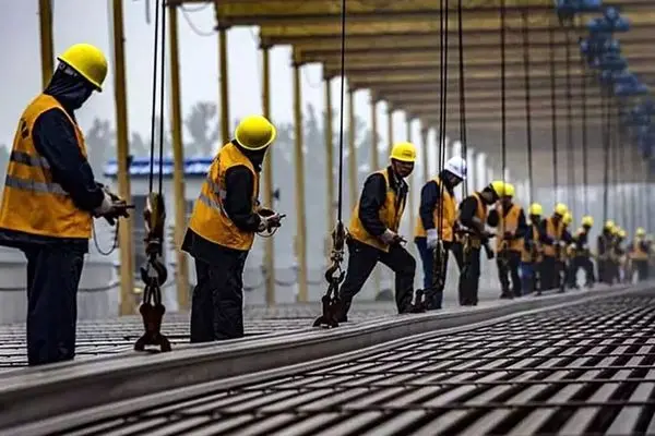 بازنشستگی پیش از موعد/ چرا این آیین‌نامه به ضرر کارگران تمام می‌شود؟