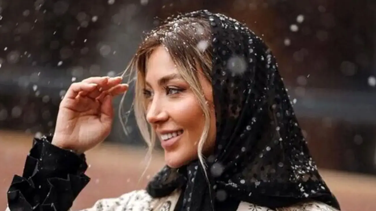 دیزاین میز تولد شیک و سلطنتی مینا مختاری با گل های صد تومانی + عکس
