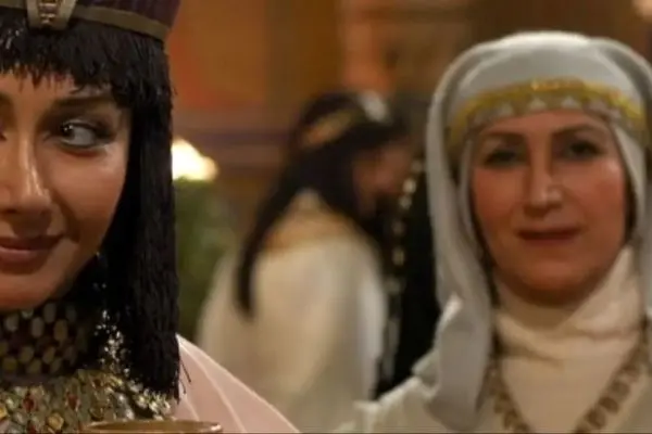 چهرۀ دایۀ زلیخا، «کاریماما»، در مراسم تقدیر سریال یوسف پیامبر؛ بازگشت به سال ۸۷