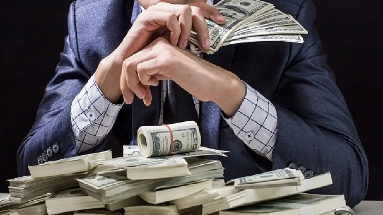 ثروت این مرد از درآمد چندین کشور بیشتر است! +جزییات