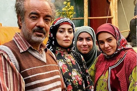 عکس دیده نشده از خانم بازیگر سریال نون خ / تفاوت فاحش شقایق خارج از قاب تلویزیون !