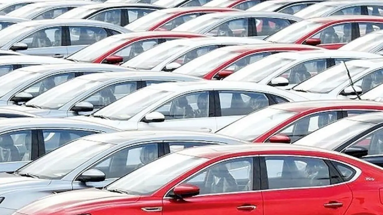 اختلاف واردات خودرو و وعدههای دولت چقدر است؟