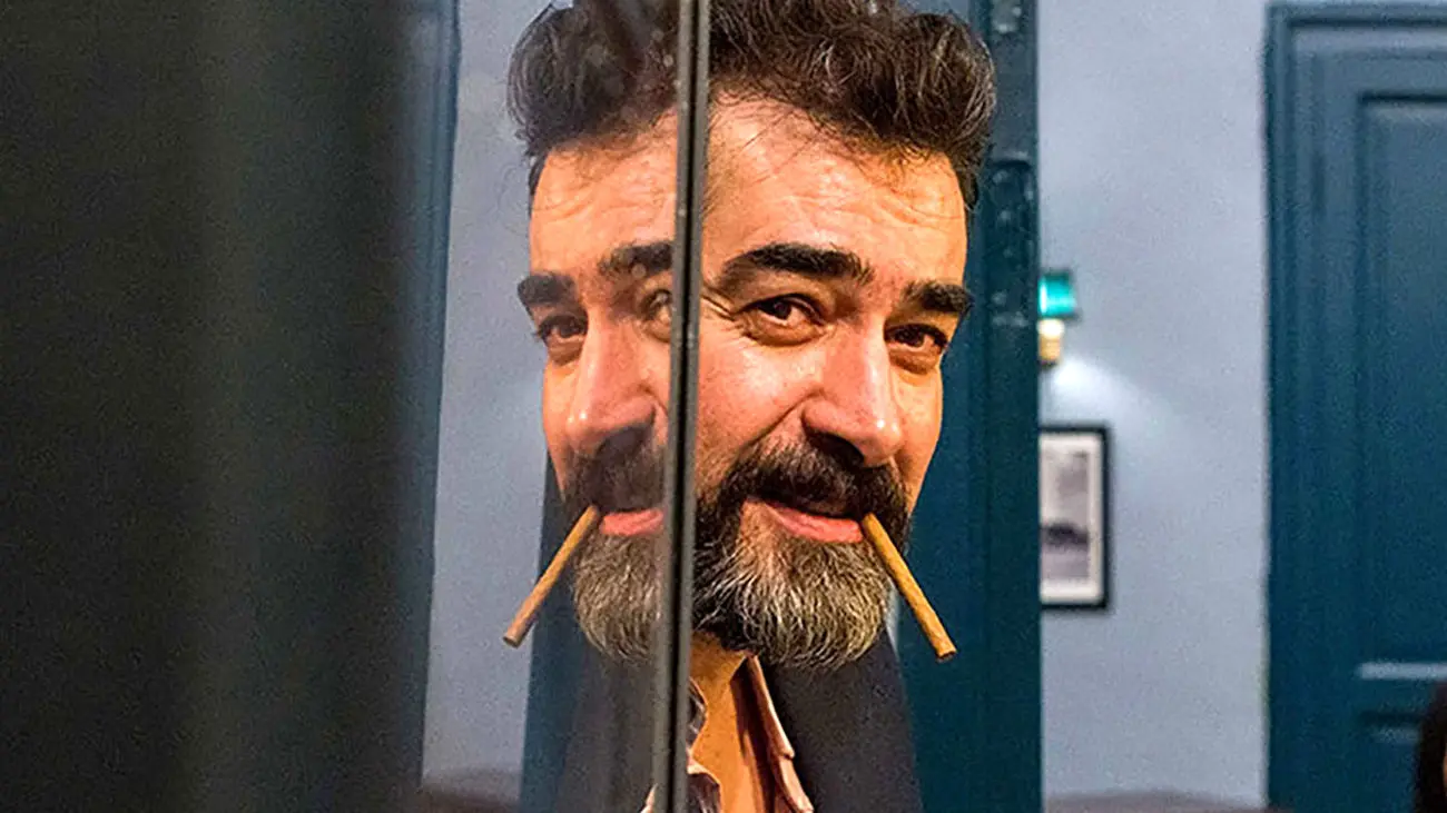 لاکچری بازی شهاب حسینی با سیگار میلیونی اش / هر نخ یک میلیون ناقابل !