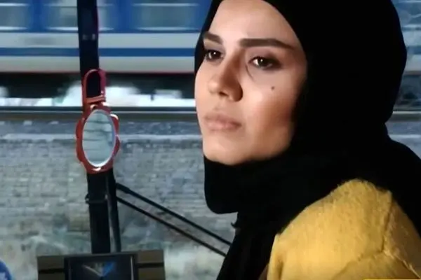 چیدمان شیک و رنگارنگ میز ناهار نرگس محمدی برای لیندا کیانی و آزاده زارعی همراه با قرمه سبزی خاص+عکس