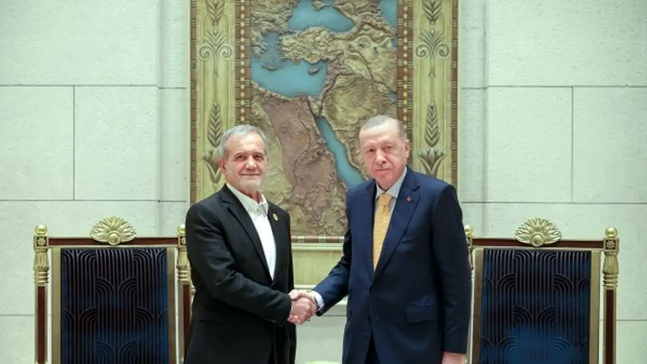 واکنش به انتقادات از زبان بدن پزشکیان در ملاقات با اردوغان