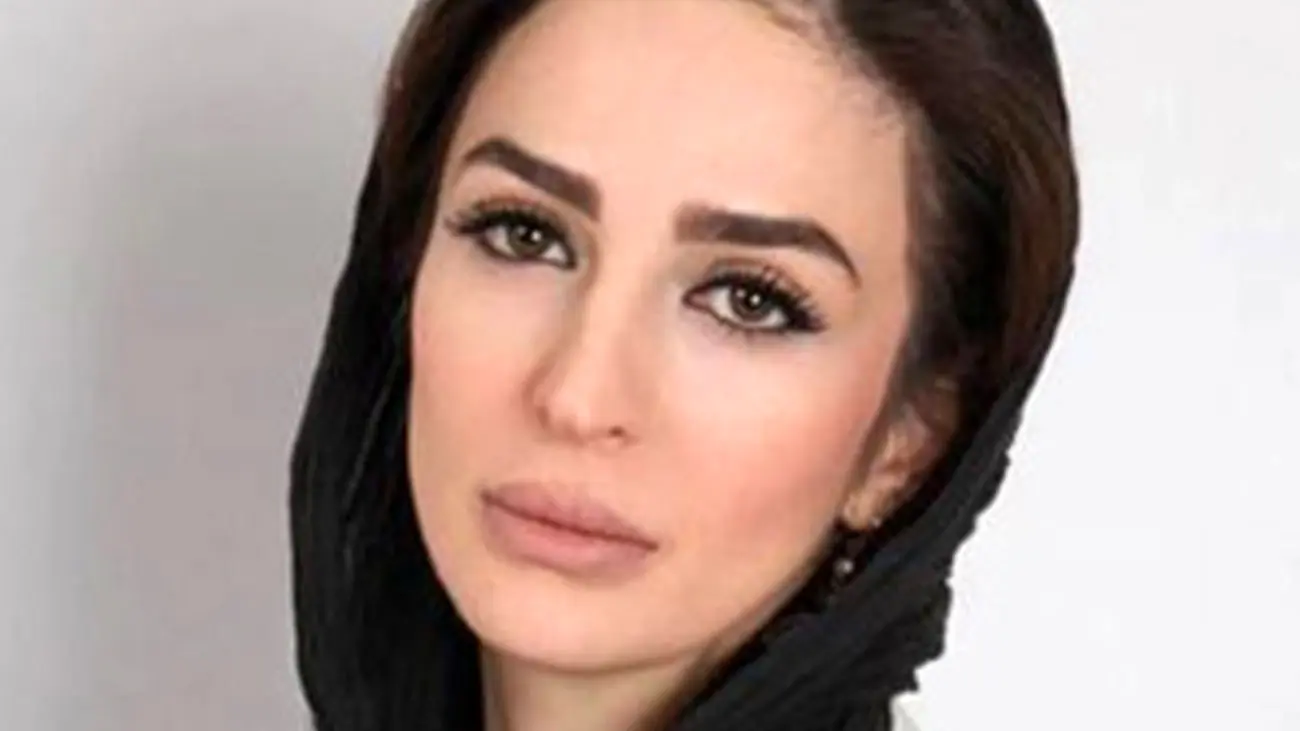 تلخ ترین عکس از پسر عسل بدیعی / بر سر مزار مادر گریست !