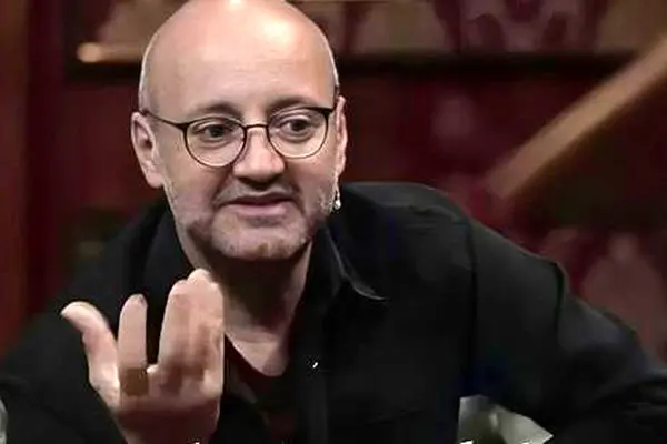 اولین عکس از زن زیبا و جوان اردشیر رستمی / آقای بازیگر در خیابان دلباخته این زن شد !