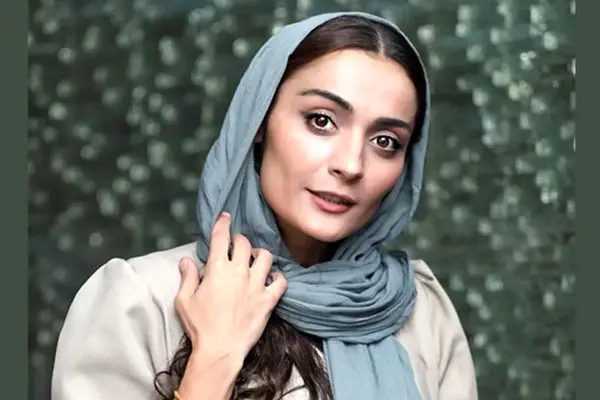 اولین فیلم از مادر السا فیروزآذر در برنامه شام ایرانی / بی شباهت به خانم بازیگر !