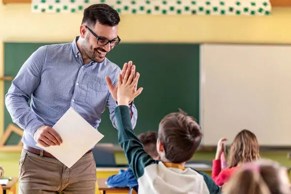 میزان حقوق معلمان در سال جدید چقدر است؟