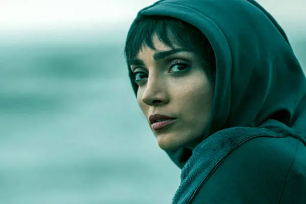 بیوگرافی خاطره اسدی بازیگر خوش چهره سریال ممنوعه + عکس ها 